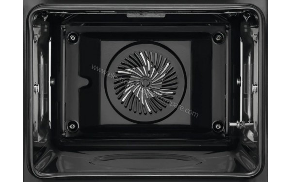 AEG BES331010M - Vue de l'int&eacute;rieur