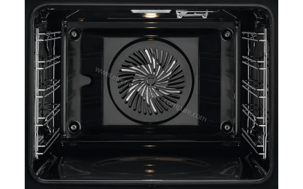 AEG BES331010M - Vue de l'int&eacute;rieur