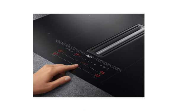 AEG CCE84779CB - &Eacute;cran tactile