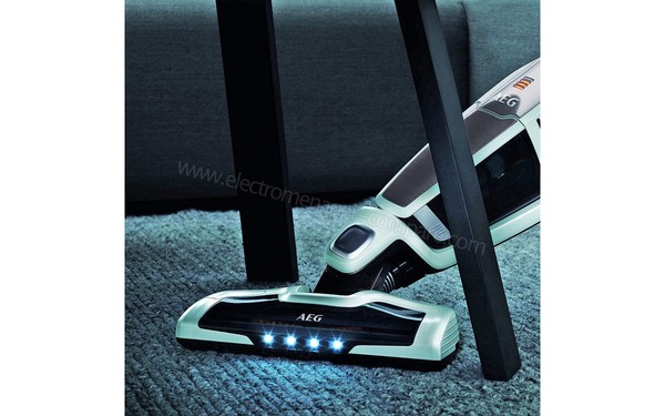 AEG CX7-45ANI - T&ecirc;te articul&eacute;e avec &eacute;clairage