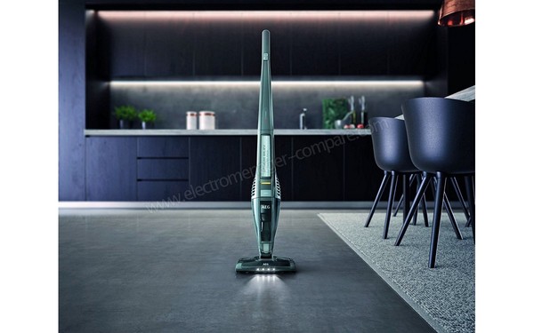 AEG CX8-60TM - Position parking (tient debout tout seul)