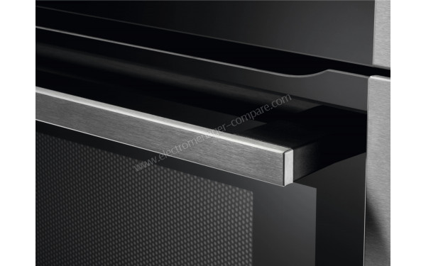 AEG KME721880M - Zoom sur la poign&eacute;e