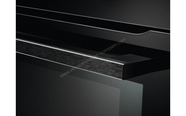 AEG KME761000B - Vue de la poign&eacute;e 3/4 droite