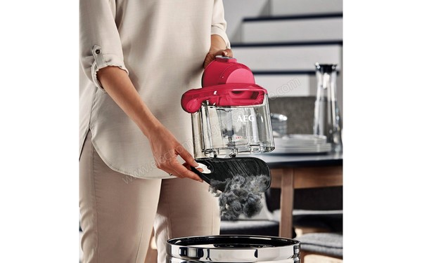 AEG LX7-2-FFP - Vidage du bac