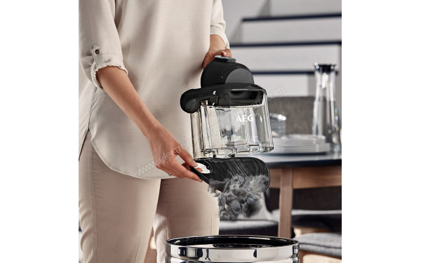 AEG LX7-2-OKOX - Vidage du bac