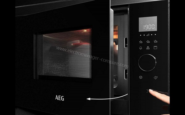 AEG MBE2657DEM - Vue 3/4 droite