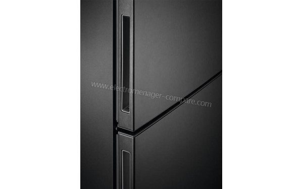 AEG RCB732E5MB - Zoom sur la poign&eacute;e