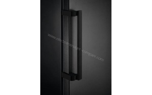 AEG RKB738E5MB - Zoom sur la poign&eacute;e