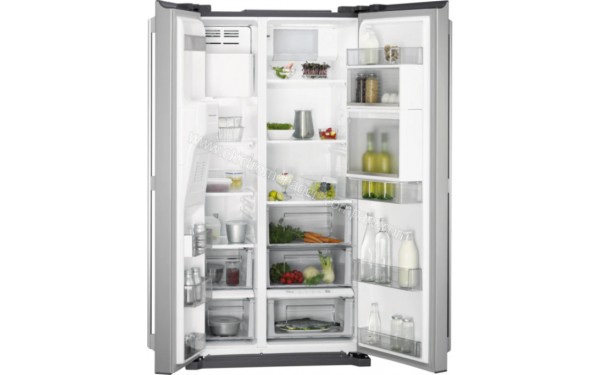 AEG RMB86111NX - Vue de l'int&eacute;rieur