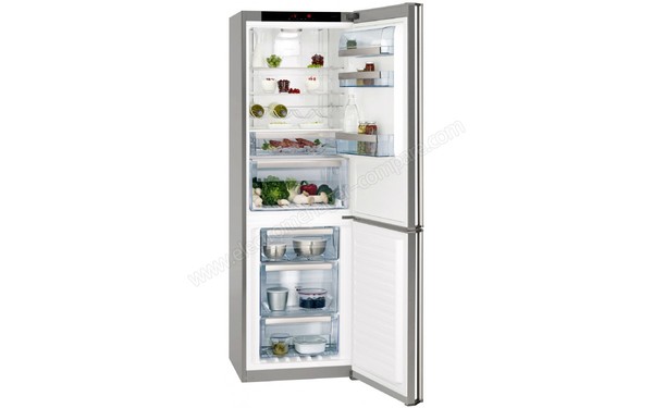 AEG S83420CMX2 - Vue de l'int&eacute;rieur (cr&eacute;dit : Darty)