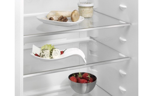 AEG SKB58821AE - Vue des clayettes