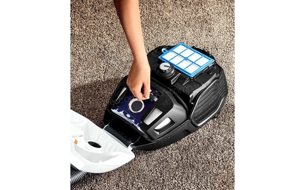 AEG VX6-2-IW-5 - Vue 3/4 droite capot ouvert