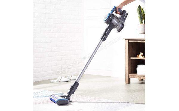 AMAZONBASICS VHS01A17Z0K-BLDC-EU-A - Mise en situation