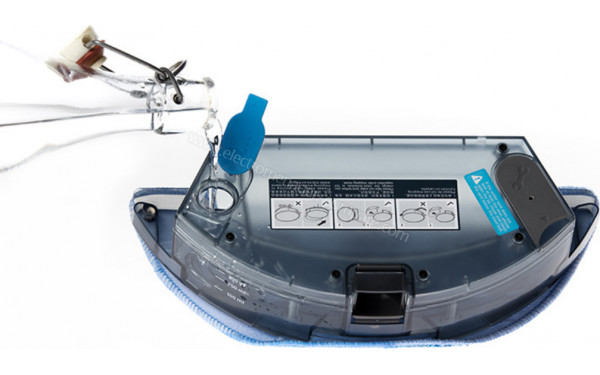 AMIBOT Spirit H2O - Vue du remplissage du r&eacute;servoir &agrave; eau