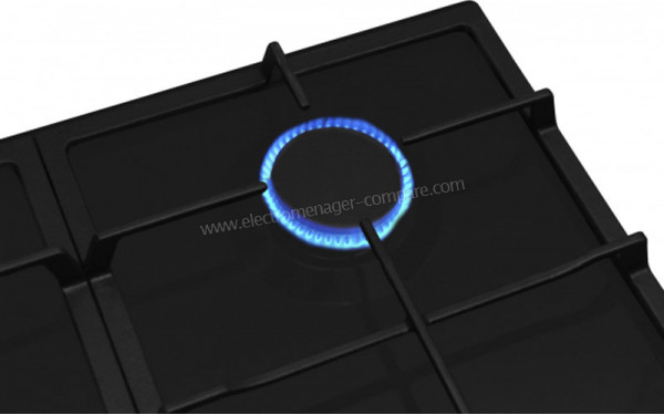 AMICA PGA6101ApCb retro - Zoom sur le foyer &agrave; gaz