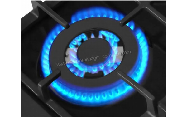 AMICA PGA6101ApCb retro - Zoom sur le foyer &agrave; gaz