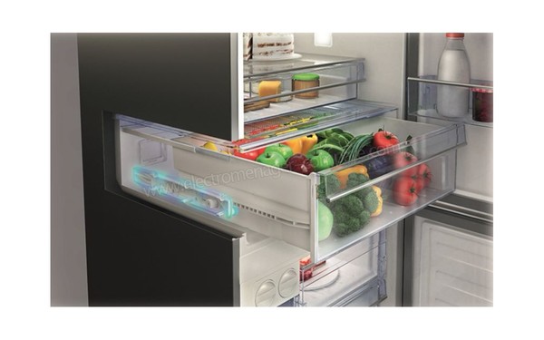 BEKO BRCNA354K20ZXP - Vue du bac &agrave; l&eacute;gumes (cr&eacute;dit : Boulanger)