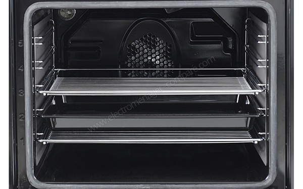 BEKO CSE 67301 GW - Vue de l'int&eacute;rieur (cr&eacute;dit : Darty)