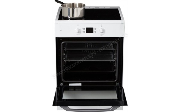 BEKO CSE 69301 GW - Vue de face, porte ouverte (cr&eacute;dit : Boulanger)