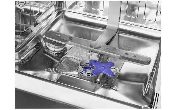 BEKO DEN48440A - Vue du bras de lavage (cr&eacute;dit : Darty)