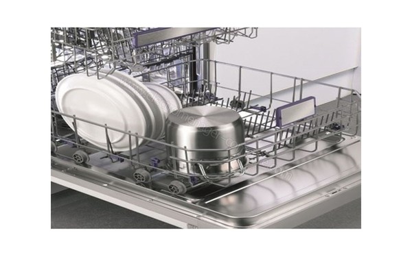 BEKO DENDA44WDOS - Vue du panier inf&eacute;rieur (cr&eacute;dit : Darty)