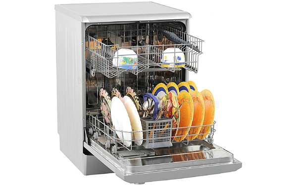 BEKO DFN2433S - Vue de l'int&eacute;rieur (cr&eacute;dit : Darty)