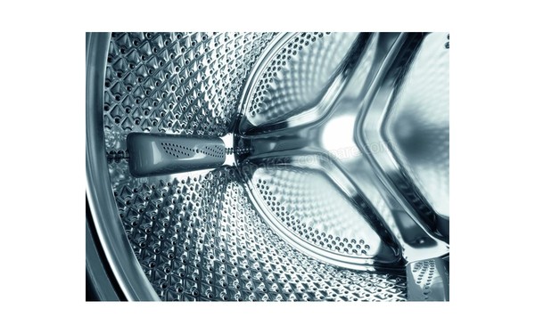 BEKO WTE10744XWDOS - Vue du tambour (cr&eacute;dit : Boulanger)