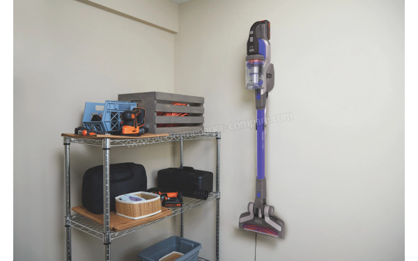 BLACK & DECKER BHFEV182CP-QW - Vue sur la station murale de chargement