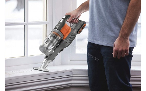 BLACK & DECKER BHFEV182C - Mise en situation aspirateur &agrave; main