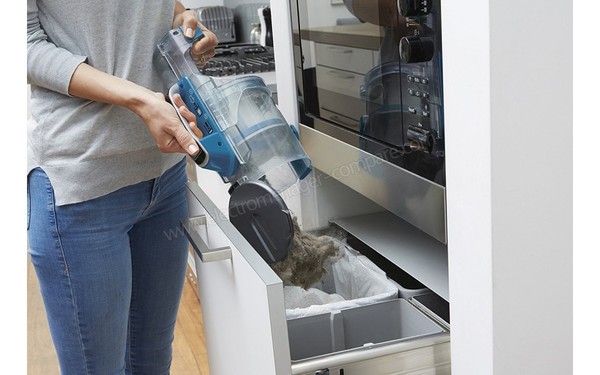 BLACK & DECKER CUA525BH - Vidage du bac