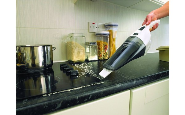 BLACK & DECKER NV4820N Dustbuster 4.8V - En utilisation