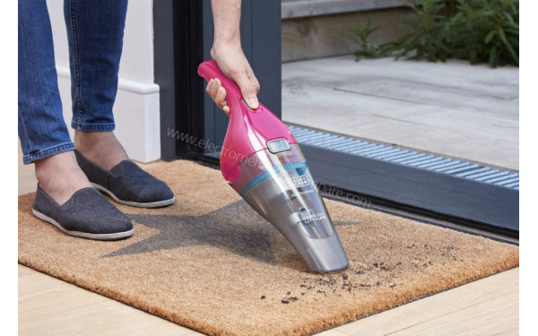 BLACK & DECKER NVC115WP Dustbuster - Mise en situation