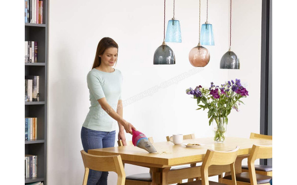 BLACK & DECKER NVC115WP Dustbuster - Mise en situation