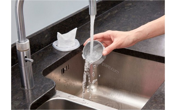 BLACK & DECKER NVC215W Dustbuster - Mise en situation