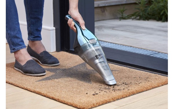 BLACK & DECKER NVC220WBC Dustbuster - Mise en situation
