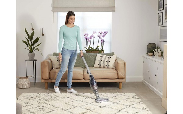 BLACK & DECKER SVB520JW - Mise en situation