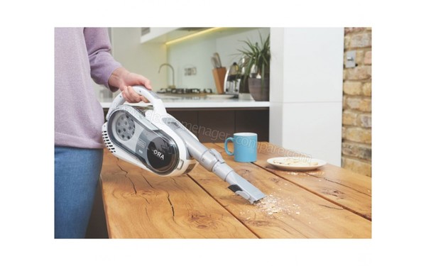 BLACK & DECKER SVFV3250L Balai 32.4V ORA Blanc - Vue en mode aspirateur &agrave; main (cr&eacute;dit : Boulanger)