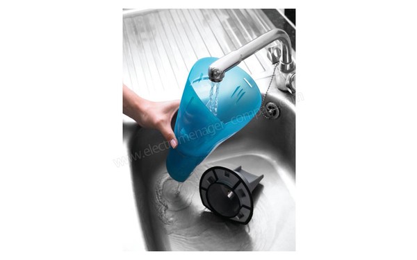BLACK & DECKER WD9610N Dustbuster 9.6V - Lavage du bol