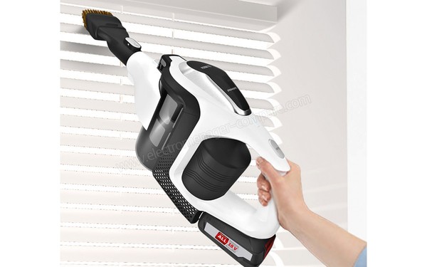 BOSCH BBS1224 - Vue 3/4 gauche &agrave; main