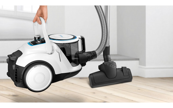 BOSCH BGC41LSIL - Vue de la poign&eacute;e de transport