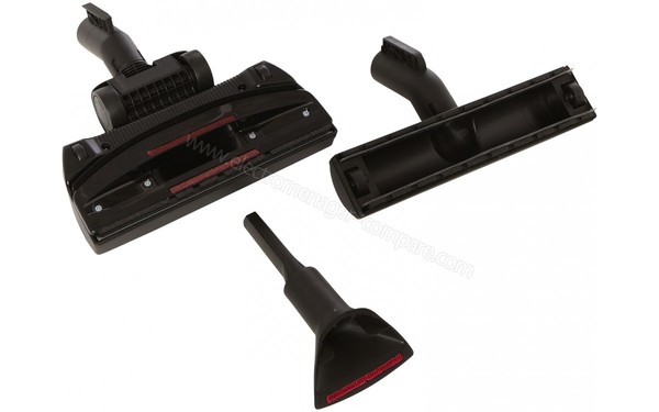 BOSCH BGL4SIL69 - Brosses et suceur vue du dessous (cr&eacute;dit : Boulanger)