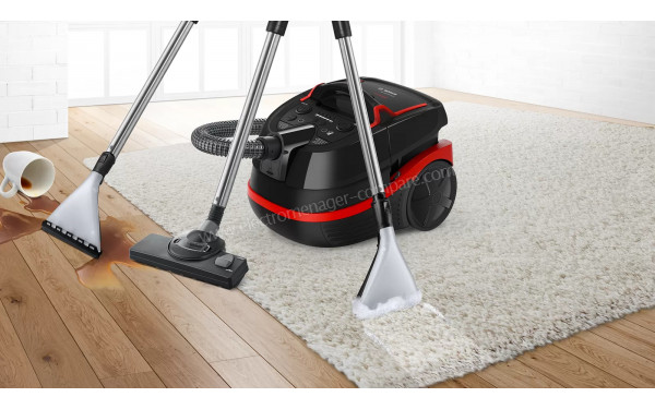 BOSCH BWD421POW - Vue de la brosse principale et des suceurs d'aspersion