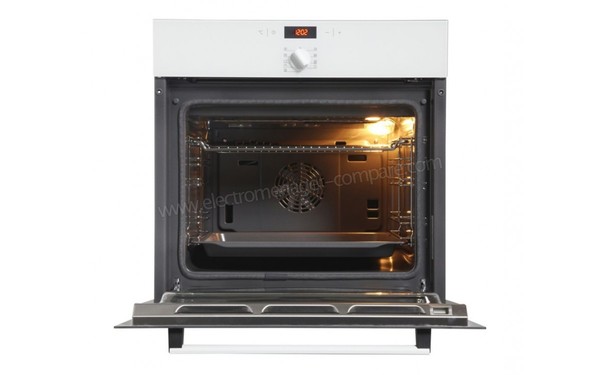 BOSCH HBA64B126F - Vue de l'int&eacute;rieur (cr&eacute;dit : Boulanger)