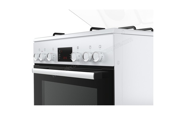 BOSCH HGD85D223F - Vue 3/4 gauche, panneau de commandes