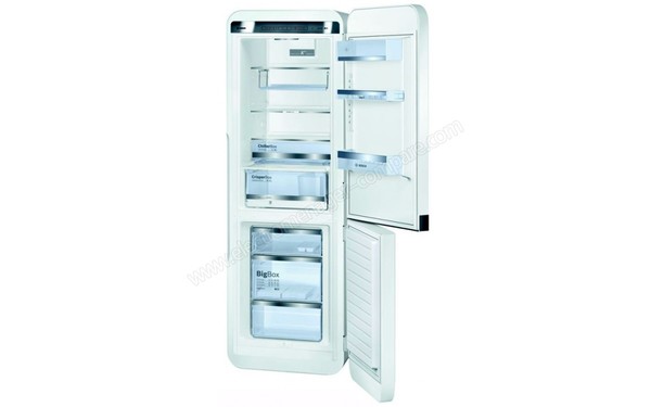 BOSCH KCE40AW40 - Vue de l'int&eacute;rieur (cr&eacute;dit : Boulanger)