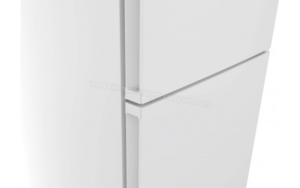 BOSCH KGN392WCF - Zoom sur les poign&eacute;es int&eacute;gr&eacute;es