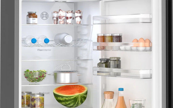 BOSCH KGN392XCF - Vue de l'int&eacute;rieur partie r&eacute;frig&eacute;rateur