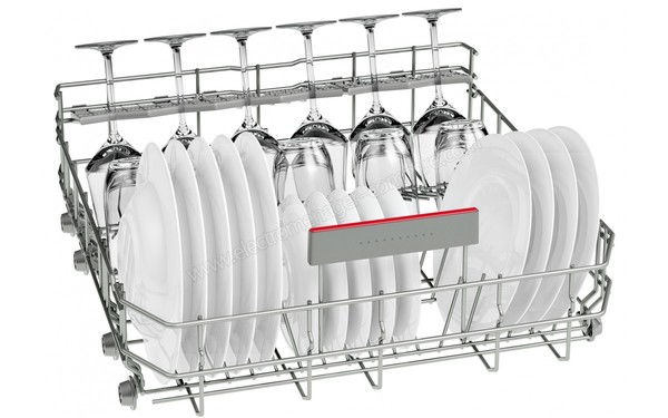 BOSCH SMI46MW03E - Vue du panier inf&eacute;rieur