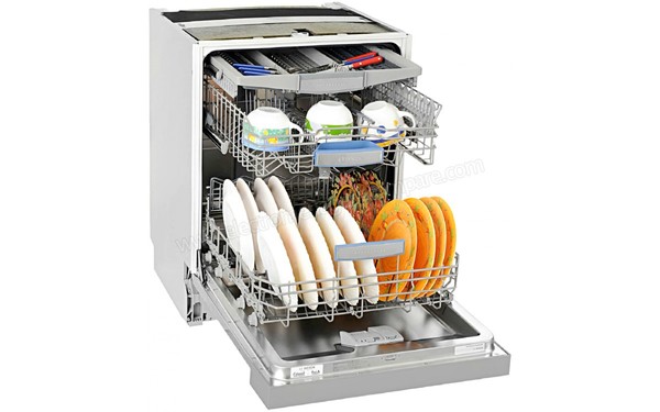 BOSCH SMI69M95EU - Vue de l'int&eacute;rieur (cr&eacute;dit : Darty)