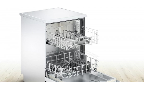BOSCH SMS24AW02E - Vue de l'int&eacute;rieur